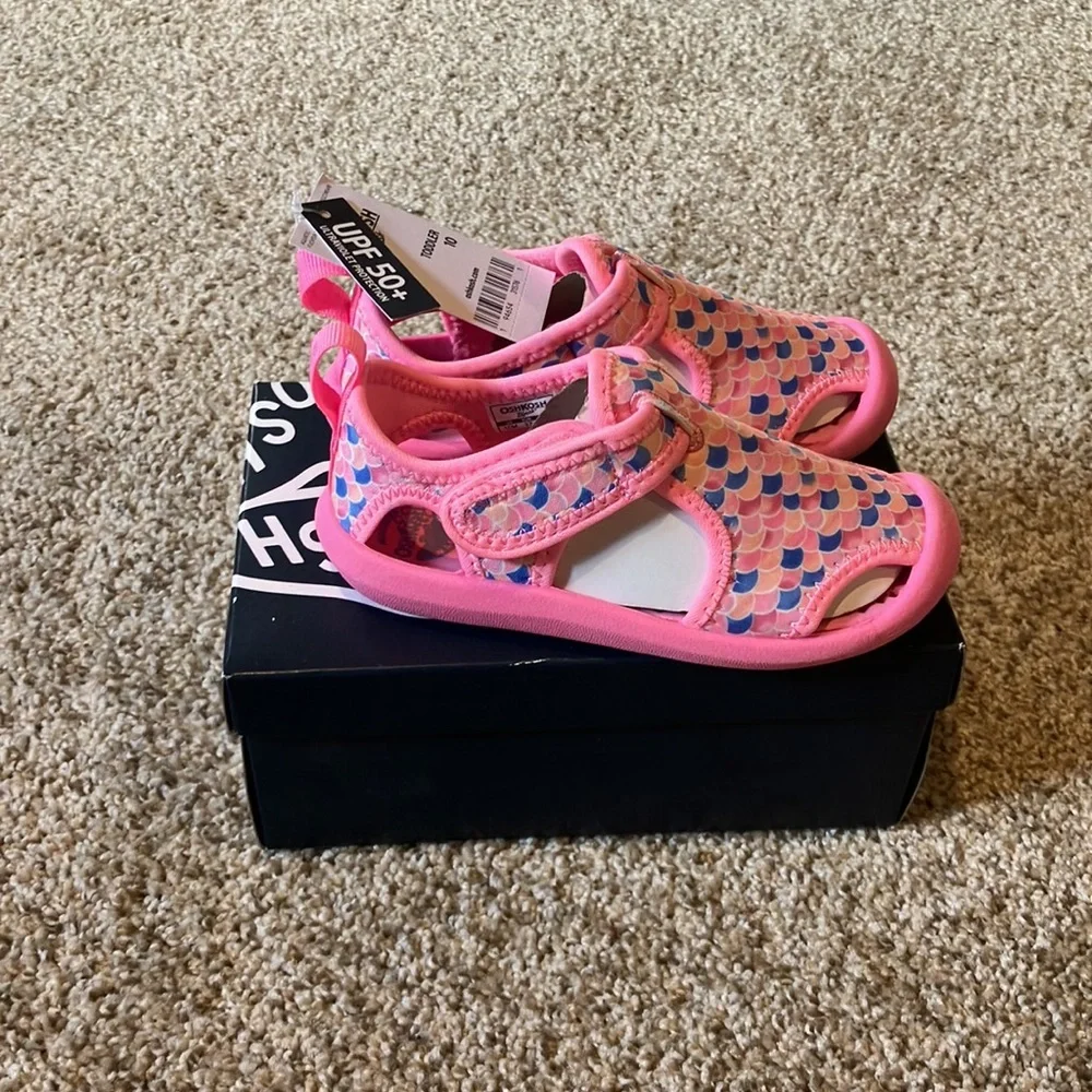 Oshkosh B’Gosh Water Shoes